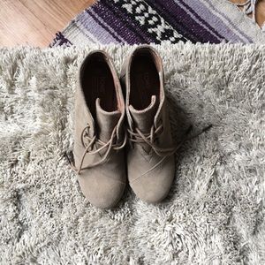 Toms Wedges